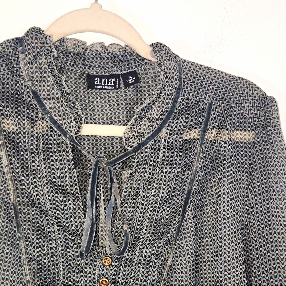 a.n.a Lightweight Sheer Chiffon Tie Ruffle Neck Button Modern Peasant Blouse 1X